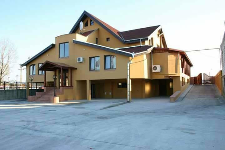 Motel Restaurant Lowe Дева Экстерьер фото