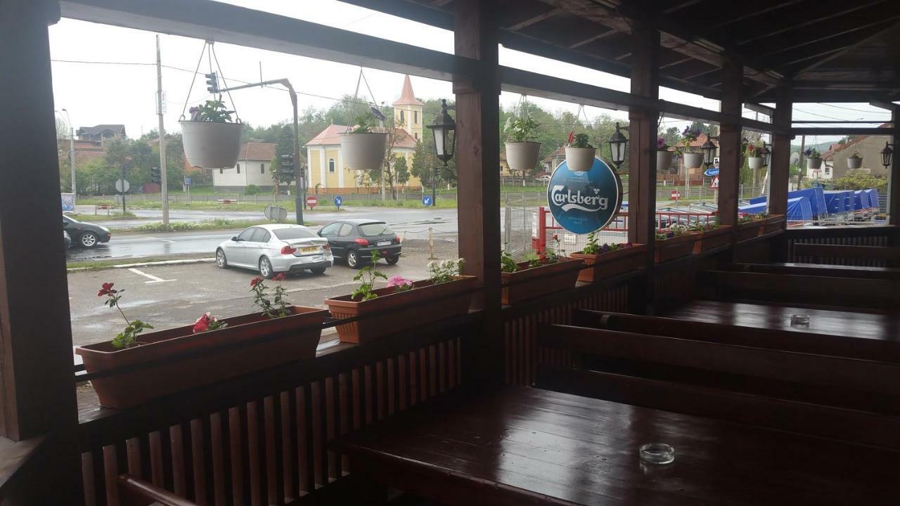 Motel Restaurant Lowe Дева Экстерьер фото